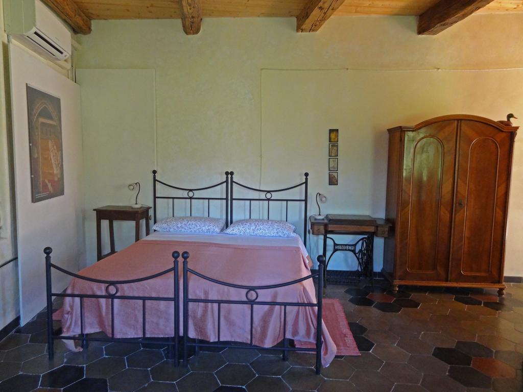 Locanda Dell'Istrice กาเมริโน ห้อง รูปภาพ